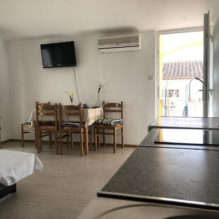 Apartments Marija Vir Εξωτερικό φωτογραφία