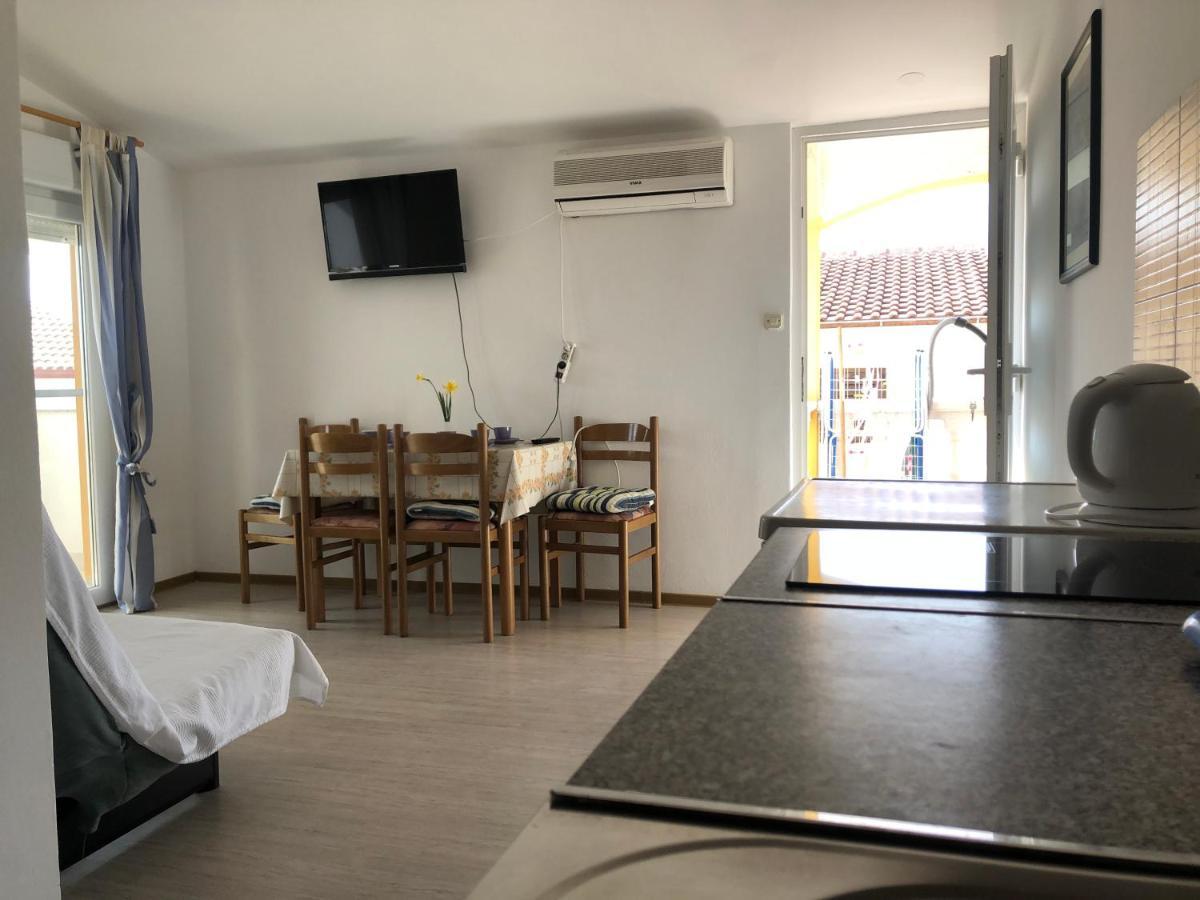 Apartments Marija Vir Εξωτερικό φωτογραφία